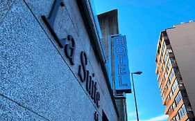 La Suite Hotel